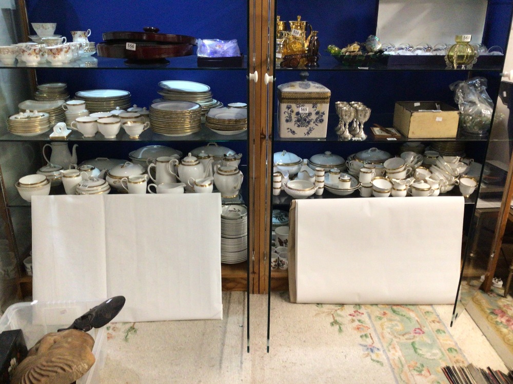 LARGE QUANTITY OF MIXED CHINA DINNER SERVICE HAMMERSLEY & CO, WEDGWOOD (METALISED), SPODE LOSOLWARE,