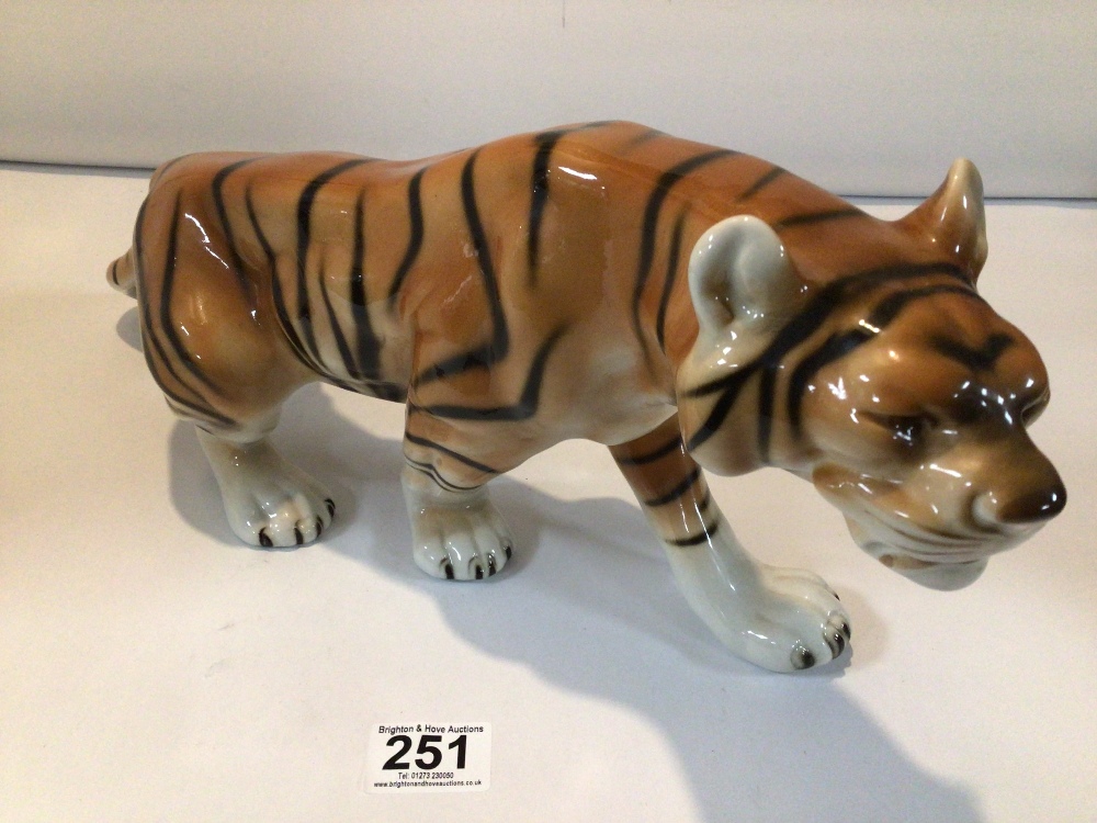 LARGE ROYAL DUX TIGER SIGNED DUX WITH PINK SEAL, 47CM - Image 2 of 3