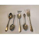 HALLMARKED SILVER DESSERT FORK WITH FOUR HALLMARKED SILVER TEASPOONS, 65 GRAMS