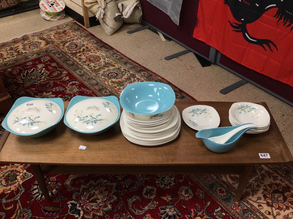 MIDWINTER STYLE CRAFT, 30 PIECES OF DINNER SERVICE