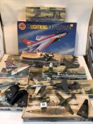 MIXED COLLECTION OF VINTAGE BOXED MILITARY MODEL CONSTRUCTION KITS. INCLUDES AIRFIX, TAMIYA, AND