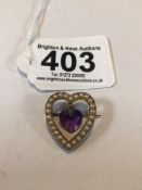 ANTIQUE 15K GOLD HEART-SHAPED BROOCH WITH SEED PEARLS AND HEART-SHAPED AMETHYST, 2.5 X 2CM