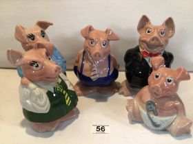 SET OF FIVE WADE NATWEST PIG MONEY BOXES.