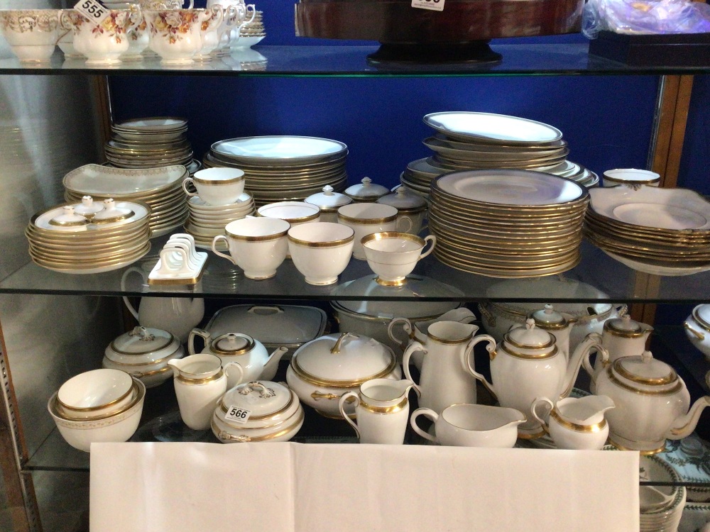 LARGE QUANTITY OF MIXED CHINA DINNER SERVICE HAMMERSLEY & CO, WEDGWOOD (METALISED), SPODE LOSOLWARE, - Image 3 of 5