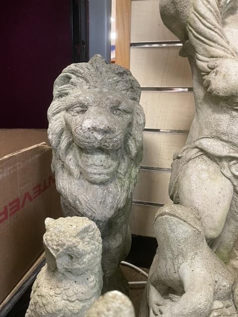 EIGHT CONCRETE GARDEN PIECES, LION, FROG, GNOME, OWL, SQUIRREL AND BIRD BATH - Image 2 of 6