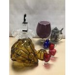 MIXED VINTAGE COLLECTION OF GLASSWARE ITEMS. INCLUDES PEWTER-LIDDED GERMAN BMF BEER STEIN, ACRYLIC