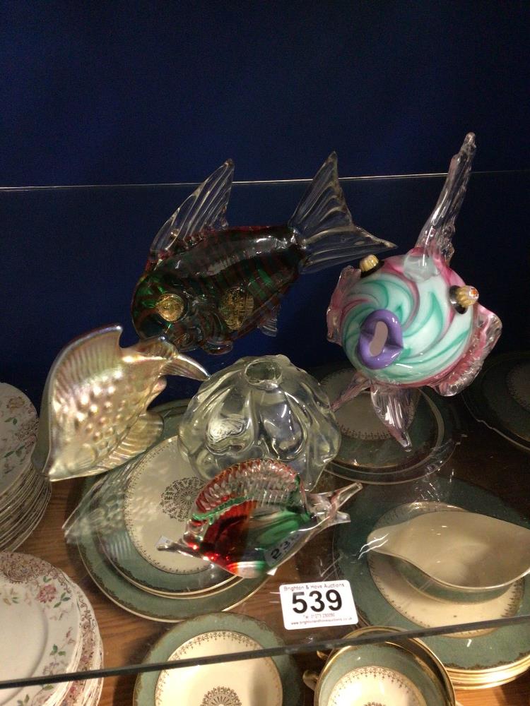 FOUR ART GLASS FISH INCLUDES 10 W GLASS - Image 2 of 4