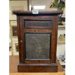 ANTIQUE COLLECTORS CABINET WITH FOUR INTERNAL DRAWERS 47 X 34 X 28CM