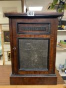ANTIQUE COLLECTORS CABINET WITH FOUR INTERNAL DRAWERS 47 X 34 X 28CM