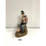 ROYAL DOULTON FIGURINE DRUMMER BOY (HN2679)