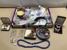 MIXED COLLECTION OF COSTUME JEWELLERY. INCLUDES FA