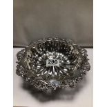 VICTORIAN HALLMARKED SILVER CIRCULAR PIERCED CAKE BASKET WITH CAST BORDERS ON BALL FEET BY WALKER