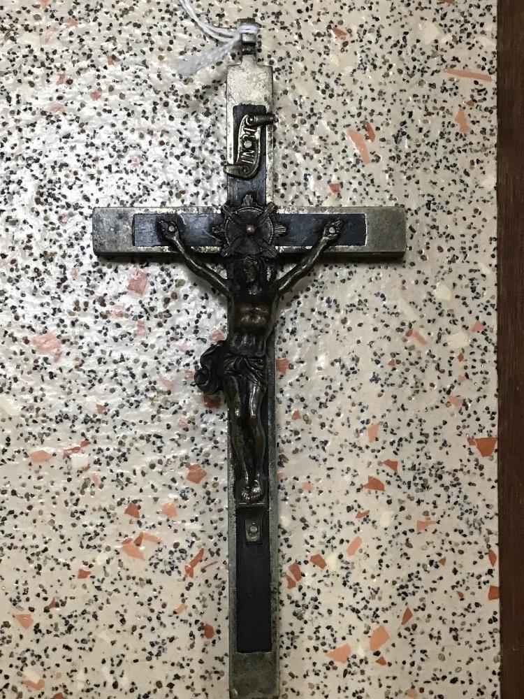 TWO CRUCIFIX WOODEN AND METAL - Image 6 of 8