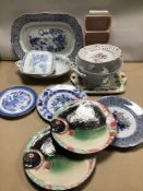 MIXED VINTAGE COLLECTION OF PORCELAIN DISHES, SOME