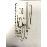 MIXED COSTUME JEWELLERY ITEMS INCLUDES SILVER