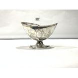 A VICTORIAN HALLMARKED SILVER HELMET-SHAPED SUGAR BOWL WITH SWING HANDLE, SHEFFIELD 1894- MAKER HA