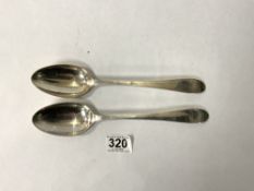 A PAIR OF SILVER LONG-HANDLE SERVING SPOONS FOR SHEFFIELD 1897, 179 GRAMS- J ROUND & SON