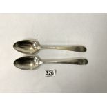 A PAIR OF SILVER LONG-HANDLE SERVING SPOONS FOR SHEFFIELD 1897, 179 GRAMS- J ROUND & SON