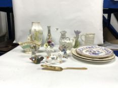 A WHITE PORCELAIN WORCESTER SERPENT DISH AND MIXED PORCELAIN ITEMS