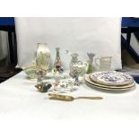 A WHITE PORCELAIN WORCESTER SERPENT DISH AND MIXED PORCELAIN ITEMS