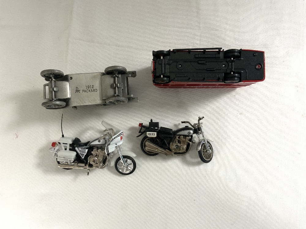 A QUANTITY OF MODEL VEHICLES IN A WALL MOUNTED DISPLAY CABINET - Image 3 of 7