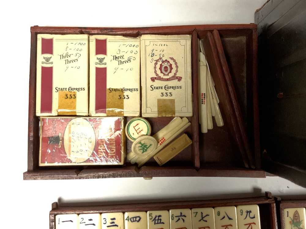 A MAHJONG SET IN LACQUER CABINET WITH OAK STANDS - Bild 4 aus 6