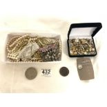 A SILVER AND MARCASITE BROOCH AND A QUANTITY OF COSTUME JEWELLERY & EARRINGS