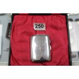 AN EDWARDIAN HALLMARKED SILVER ENGRAVED RECTANGULAR CIGARETTE CASE, 9CM, 64GMS CHESTER