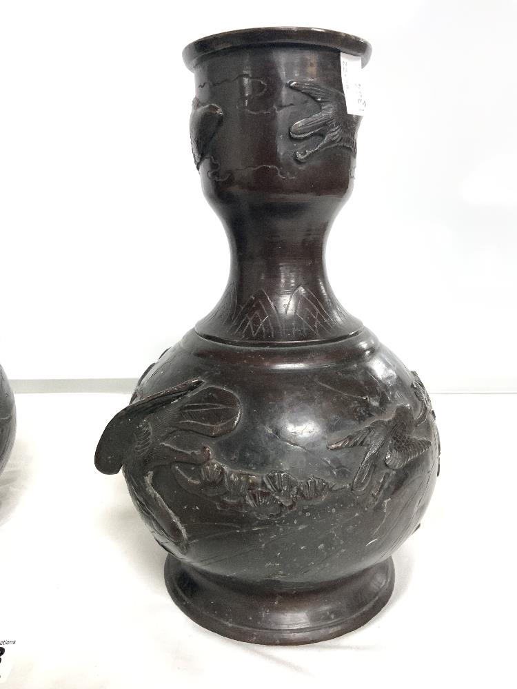 A PAIR OF LATE 19TH CENTURY, EARLY 20TH CENTURY JAPANESE BRONZE VASES WITH RAISED DECORATION - Image 3 of 5