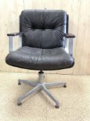 A 1960S ALUMINUM AND LEATHER VACHI ITALIAN OFFICE CHAIR