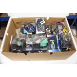 A QUANTITY OF SMALL FORMULA ONE RACING CARS IN BOXES AND SOME LOOSE