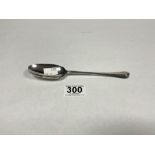 AN EARLY GEORGE II HALLMARKED SILVER RAT TAIL PATTERN DESSERT SPOON LONDON 1728 MAKER JOSEPH