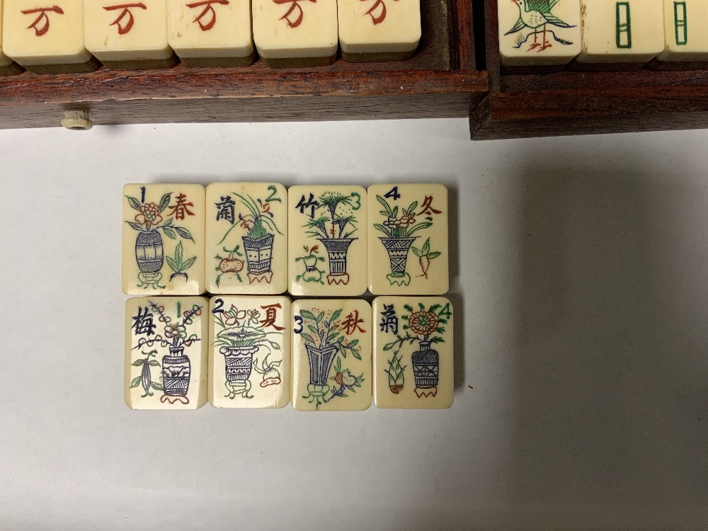 A MAHJONG SET IN LACQUER CABINET WITH OAK STANDS - Bild 3 aus 6