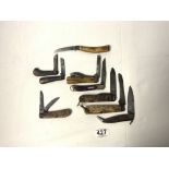 MIXED VINTAGE COLLECTION OF FOLDING POCKET KNIVES SOME WITH HORN HANDLES, INCLUDES R.T MOSLEY,