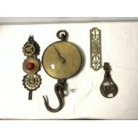 SALTERS SPRING BALANCE SCALES, HORSE BRASSES, AND A BRASS FINGER PLATE