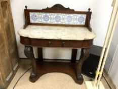 ANTIQUE VICTORIAN WASH STAND MAHOGANY AND MARBLE DECORATED WITH BLUE AND WHITE TILES, 90 X 43 X