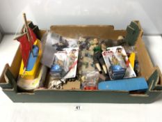 A QUANTITY OF TOYS INCLUDING A PAINTED WOODEN POND YACHT, STAR WARS AND MORE