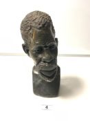 A 20TH CENTURY MARBLE BUST OF AN AFRICAN MAN, 29CMS