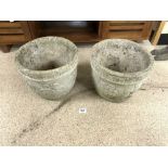 A PAIR OF 20TH CENTURY STONE GARDEN URNS WITH DECORATION, 30 X 24CMS