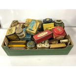 A QUANTITY OF VINTAGE TINS INCLUDES, PLAYERS NAVY CUT, CRAVEN A. AND MORE