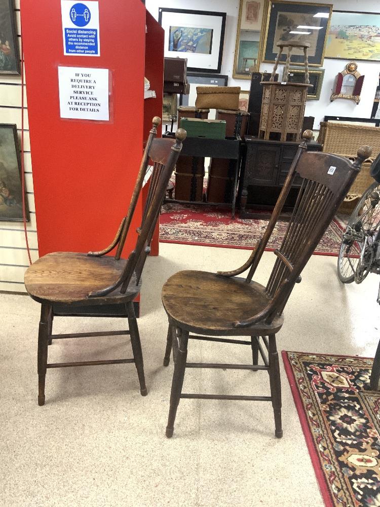 A PAIR OF LATE 19TH CENTURY AMERICAN OAK SPINDLE BACK CHAIRS WITH TURNED SUPPORTS - Image 2 of 2