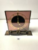 A 1940S SMITH ELECTRIC BRASS AND AMBER COLOURED GLASS MANTLE CLOCK WITH ELECTRIC MOVEMENT