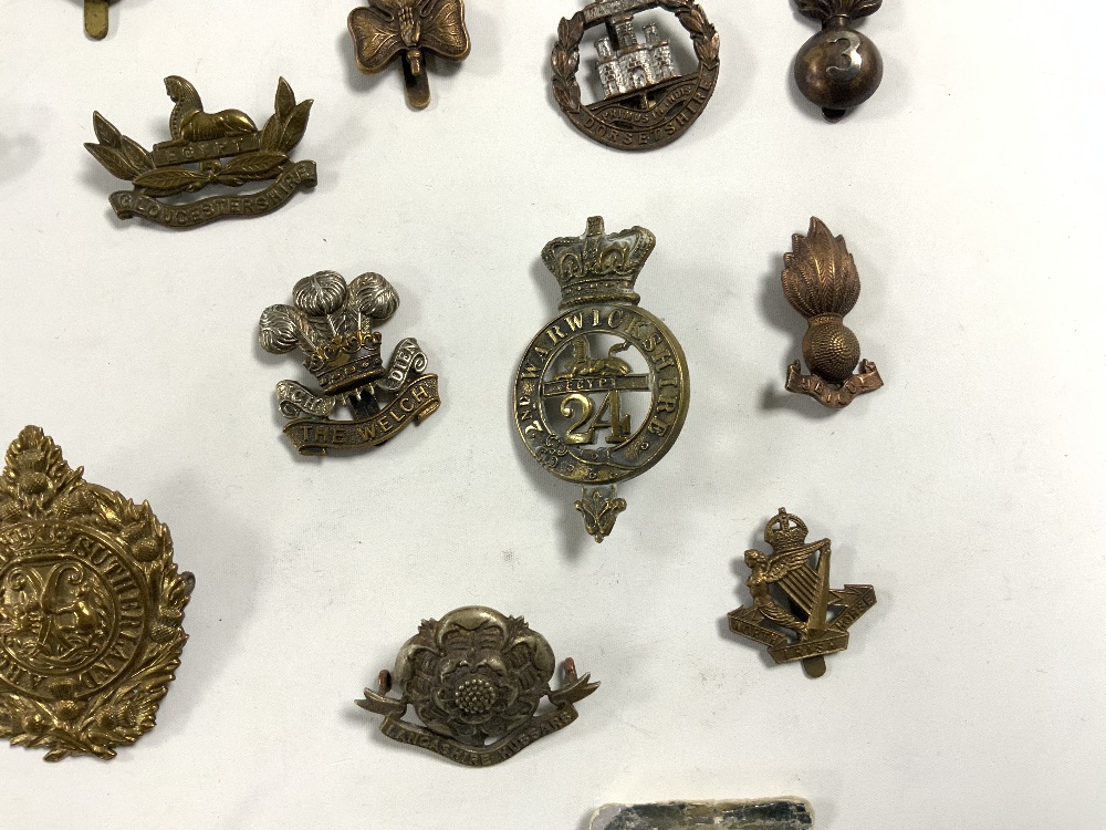 FIFTEEN MILITARY CUP BADGES AND A ROYAL CORPS BROOCH - Image 4 of 10