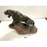 A FAGOTTO BRONZE EFFECT CERAMIC MODEL OF A LION SIGNATURE INCISED SIGNATURE TO THE BASE, 31 X 38CMS