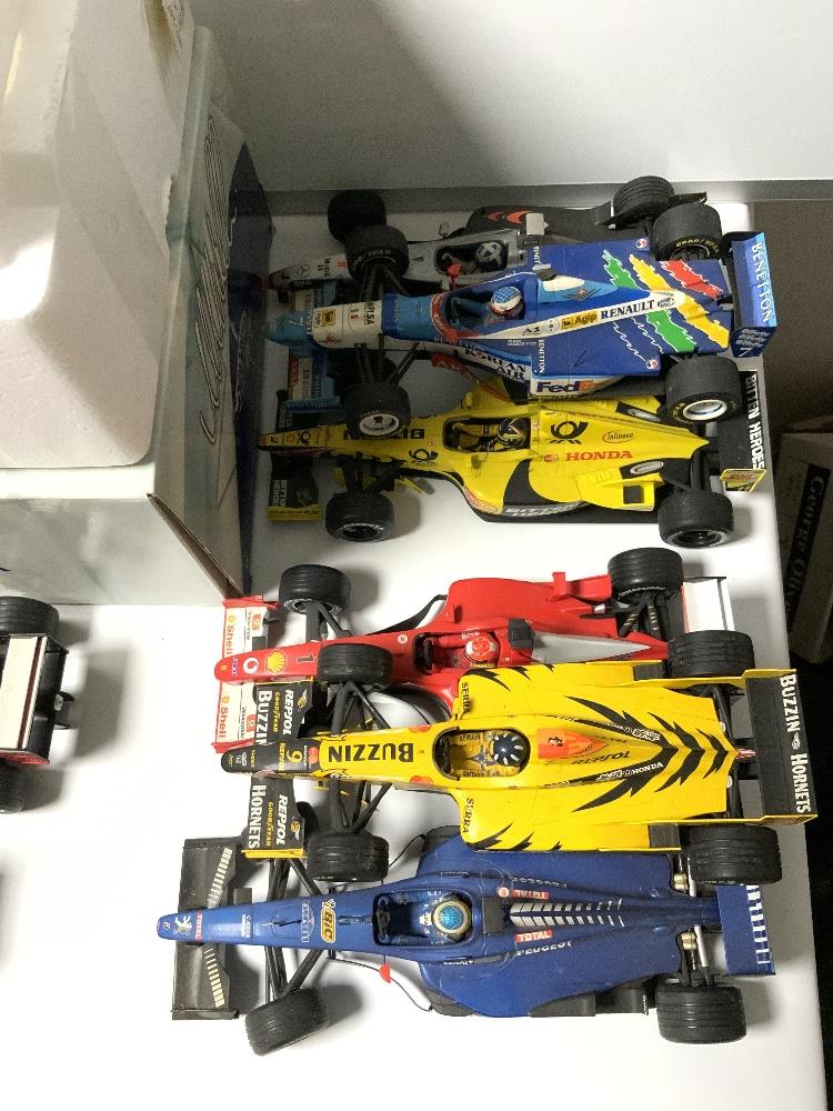 A QUANTITY OF MINICHAMPS AND HOT WHEELS MODEL FORMULA 1 CARS AND A BOXED MARK WEBBER HOT WHEELS - Image 9 of 11