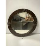 A BEATEN COPPER ARTS AND CRAFTS CIRCULAR WALL MIRROR, 49,5 DIAMETER