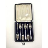 A SET OF SIX HALLMARKED SILVER GRAPEFRUIT SPOONS FOR LONDON 1927, BY JOSIAH WILLIAMS AD CO - DAVID