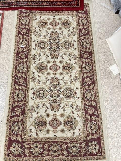 A PERSIAN RED GROUND PATTERNED CARPET, 250 X 328CMS, AND A BROWN PERSIAN PATTERN RUG - Image 5 of 6