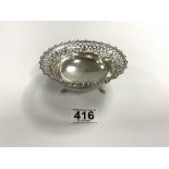 HALLMARKED SILVER CIRCULAR BONBON DISH WITH PIERCED BORDER ON PAD FEET, 12.5CM BY JAMES DIXON AND