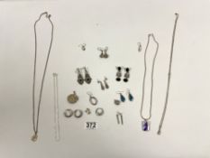 MIXED QUANTITY OF SILVER/WHITE METAL JEWELLERY